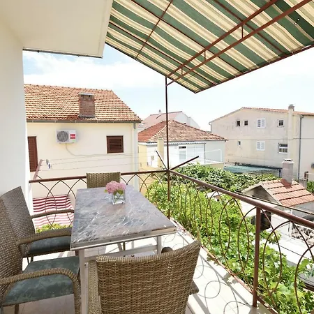 Varos Apartment Primosten